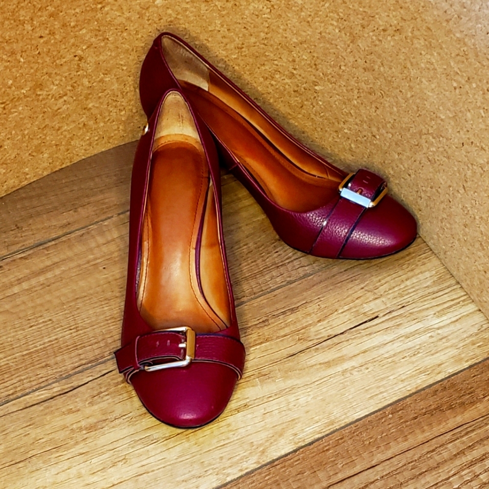 Capelli Rossi 37 burgundy heels with front buckle